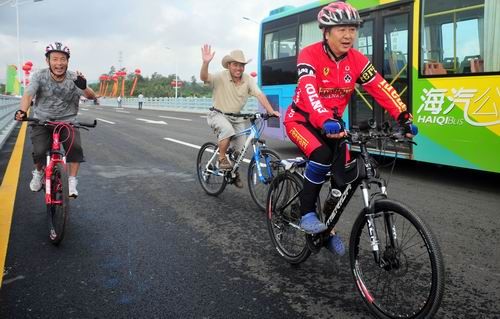 解锁“消费+骑行”新体验门头沟福地骑行季“福豹”领游串联三大商圈(图1)