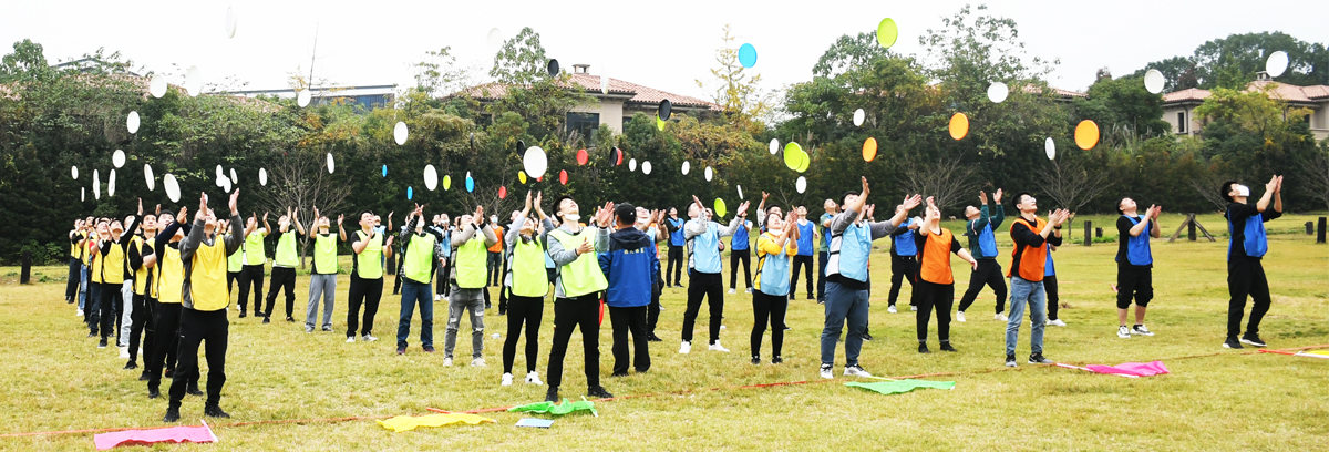 夏季六一儿童节烧烤美食节多巴胺运动节游园集市地产活动策划方案(图1)